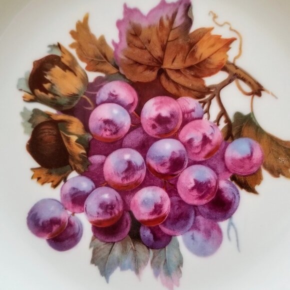 Vintage Gold Castle of Japan Plates Fruit Centers with Red and Gold Scallops - Picture 8 of 10